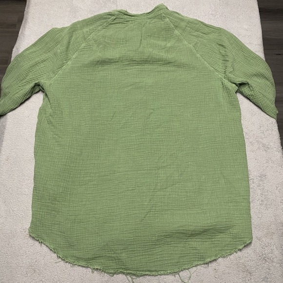 We The Free Summer Daydream Button Down Larger Green Long Oversized Raw Hem Boho - Picture 8 of 8